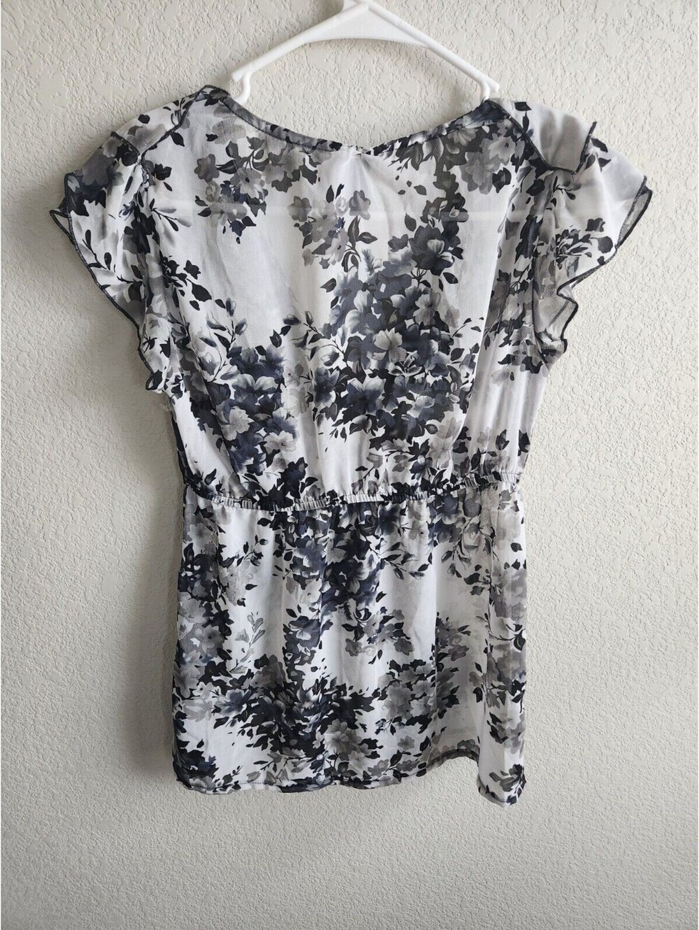 Wrapper Womens Sz M Short Sleeve Semi Sheer Blouse Black White Floral - Picture 3 of 3